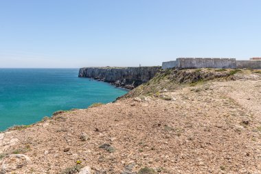 Kıyı şeridi ve plaj Sagres, Algarve, Portekiz