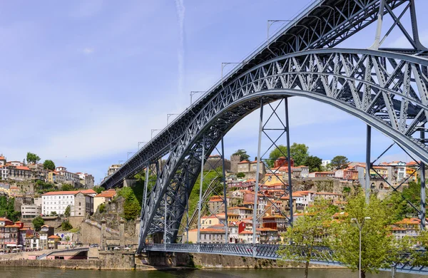 Louis Dom most přes řeku Douro. Porto, Portugalsko — Stock fotografie