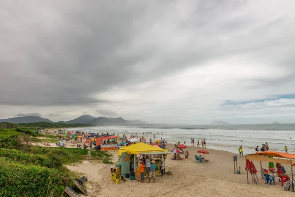 Barra Beach na ostrově florianopolis v jižní Brazílii. — Stock fotografie