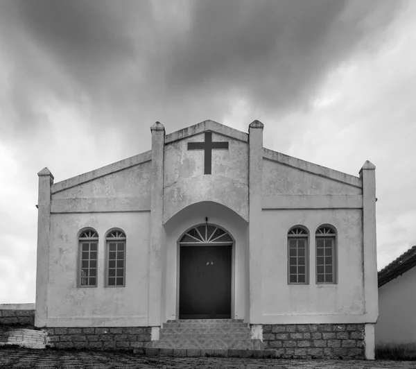 教会在巴西弗洛里亚诺波利康西卡奥泻湖海岸. — 图库照片