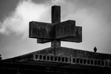 Cadılar Bayramı gecesi mezarlığı ziyaret etmek