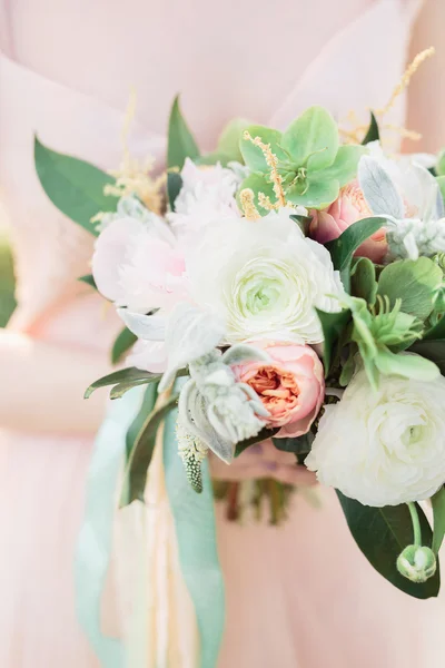 Gros plan sur un beau bouquet de mariée — Photo