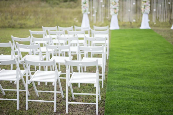 Set van de stoel op de huwelijksceremonie — Stockfoto