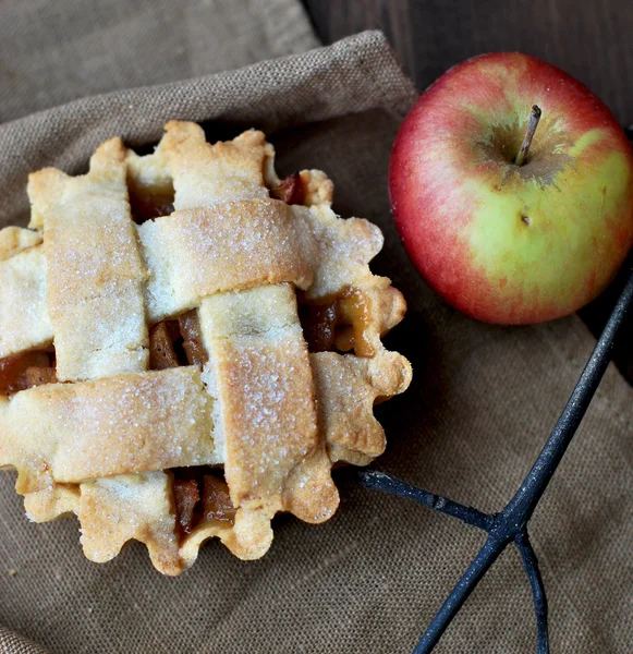 Elmalı turta şeker