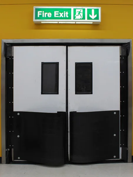Puertas de fuego dentro del centro comercial —  Fotos de Stock