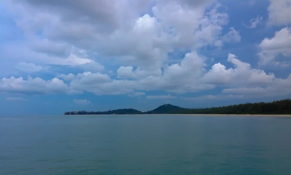 L'oceano al largo della costa — Foto Stock