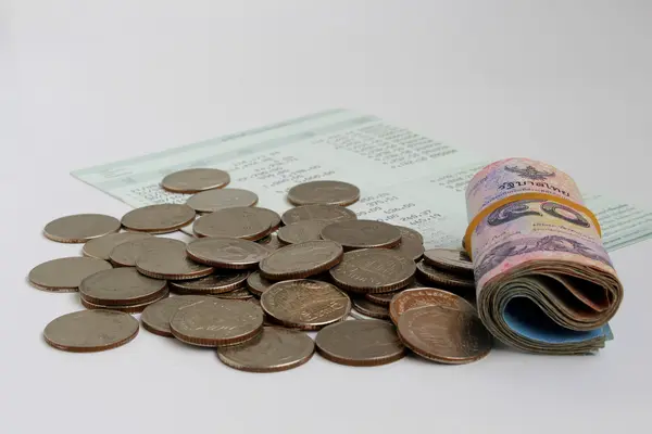 Pénz - megtakarító Thailand egy halom pénzt — Stock Fotó