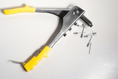 Perçin ve izole perçin pense