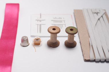 Dikiş araçları ve aksesuarları 