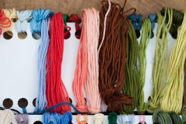 El sanatları için renkli iplik