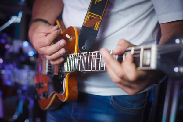 Canlı performans rock grubu