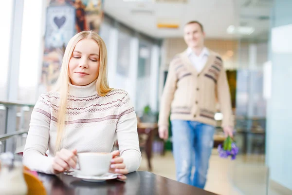 Rendez-vous romantique dans un café — Photo