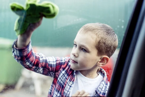 Autowäsche für Kinder — Stockfoto