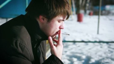 Yalnız adam yasaktır kış kar