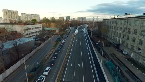 Moskou snelweg viaduct luchtfoto dag Sky herfst zomer — Stockvideo