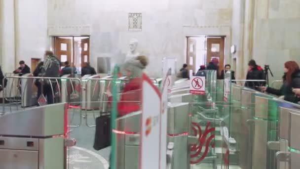 People Pass Through the Turnstiles Underground Station Russia — Stock Video