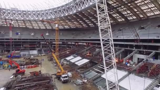 Építkezés, új hatalmas fedett stadion. Légifelvételek — Stock videók