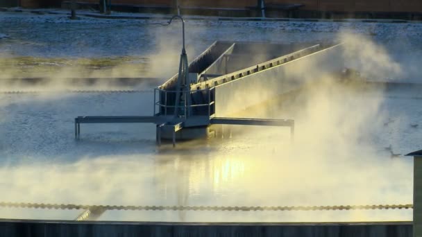 Het thema van de zuivering van Water. Standpunt van de industrie. Milieuvervuiling — Stockvideo