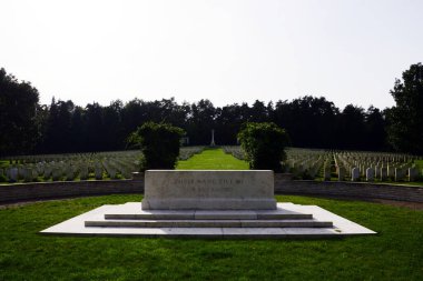 Heath Lueneburger Heide 'deki Savaş Mezarlığı Becklingen, Aşağı Saksonya