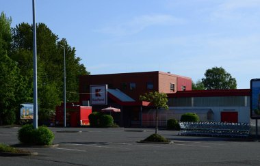 Walsrode, Aşağı Saksonya 'daki Vorbrueck Endüstriyel Parkı' nda süpermarket.