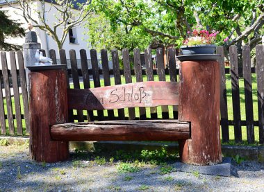Ettersburg, Thüringen 'deki Tarihi Kale' de bank.