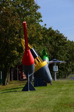 Wilhelmshaven, Aşağı Saksonya 'daki Kuzey Denizi' ndeki şamandıralar.