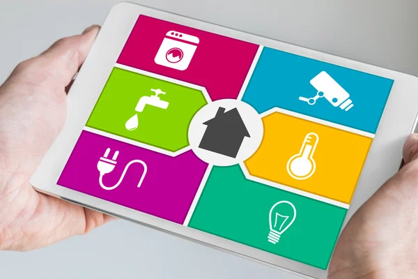 Smart Home Automation und Mobile Computing Konzept mit Tablet — Stockfoto
