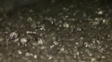 Titreşimli masada kömür