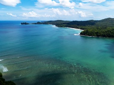 Kudat Sabah Borneo Malezya Sabah Borneo Malezya 'daki Kelambu Sahili' nin havadan görünüşü