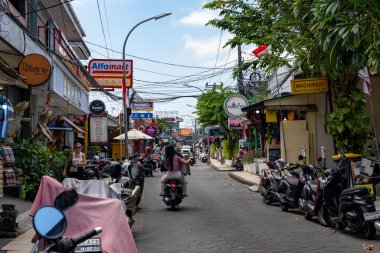 Kuta, Bali, Endonezya - Eylül 02, 2025: Legian Street Kuta Bali, Endonezya