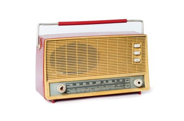 Eski vintage radyo beyaz arka plan üzerinde izole 1970