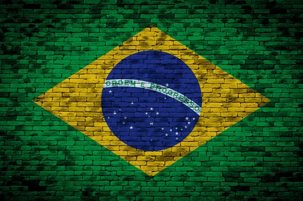 レンガの壁、背景テクスチャにブラジルの国旗が描かれました。 — ストック写真