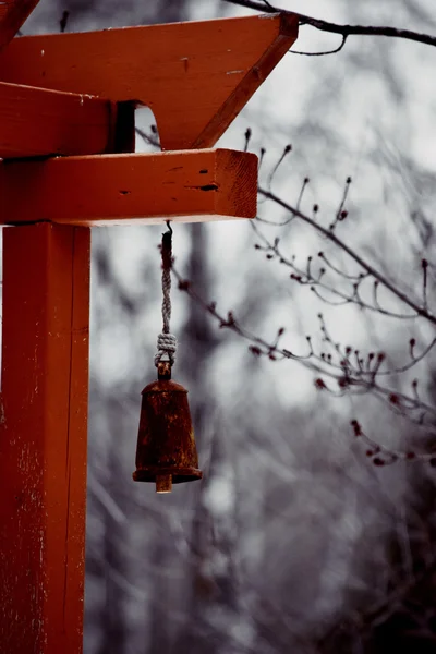 Bell Hängande Från Däcket Post — Stockfoto