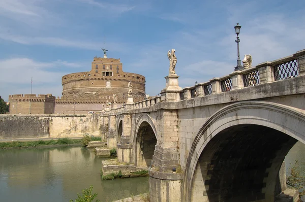 Torre e ponte do castelo — Fotografia de Stock