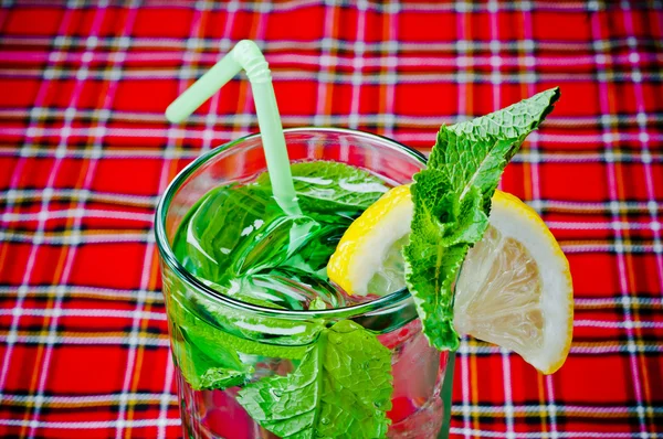 Mojito's met ijs en kalk — Stockfoto