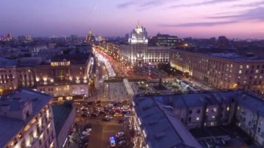 Stalinistisch tijdperk gebouw in Moskou — Stockvideo © kagemusha ... Stalinistisch tijdperk gebouw in Moskou — Stockvideo © kagemusha ...