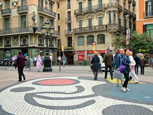 Barcelona, Espanha, 30 de setembro de 2015- Joan Miro mosaico em Las Ra — Fotografia de Stock