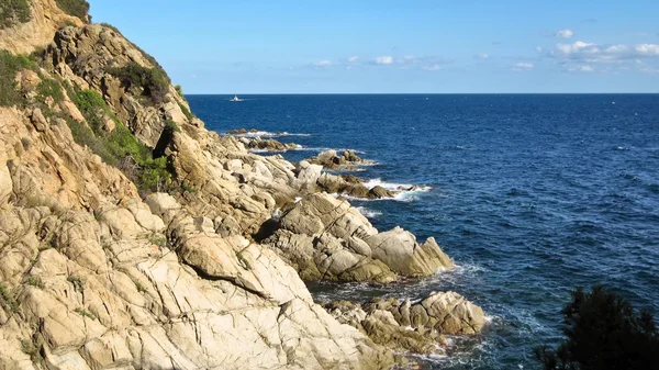 Krajobraz na wybrzeżu Costa Brava w pobliżu Lloret de Mar, Hiszpania — Zdjęcie stockowe