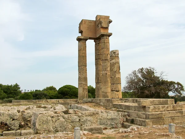 Ruinerna av den antika Apollo templet i parken Monte Smit — Stockfoto