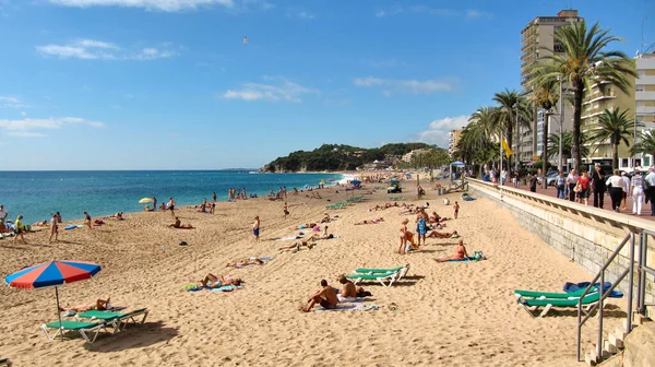 Lloret Mar Catalonia Spain ลาคม 2013 หาดเม Platja Lloret และทางเด — ภาพถ่ายสต็อก