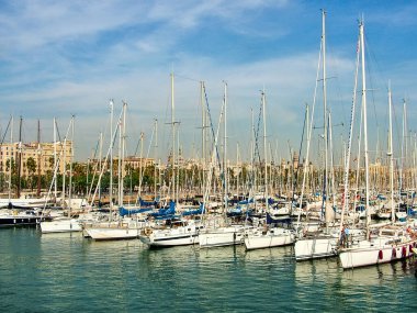 Barcelona, İspanya - 14 Ekim 2013 - Liman limanının (Port de Barcelona) eski bölümü