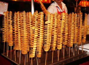 Sarmal patates, kızarmış. Çin.