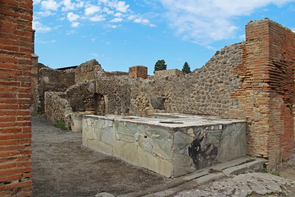 Руины древнего города Помпеи, Италия — стоковое фото