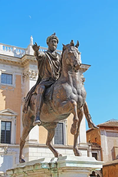 Estátua equestre de bronze de Marco Aurélio, Capitolino, Roma, Itália — Fotografia de Stock