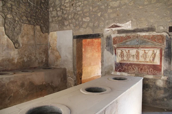 Інтер'єр в приміщеннях Помпеї, зруйнований Везувій. — стокове фото