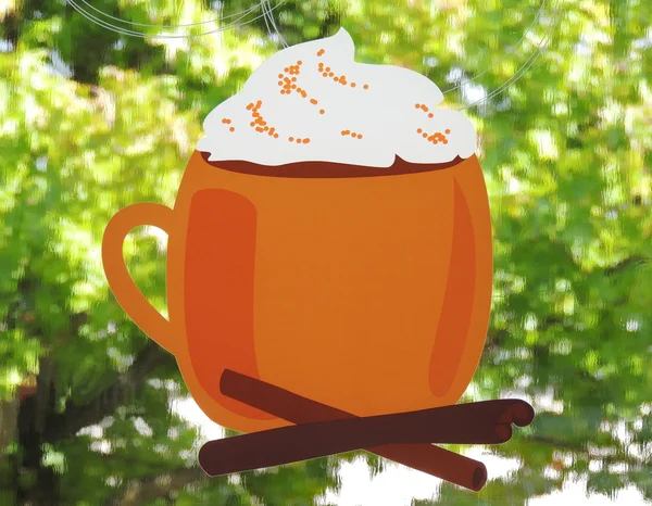 Turuncu kupa köpük ile