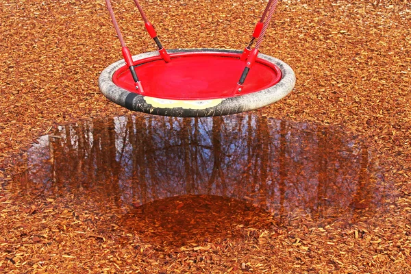 Su birikintisi yukarıda Bahçesi disk.