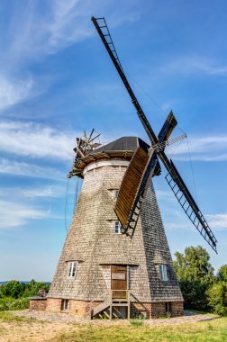 tipik Hollanda Yeldeğirmeni