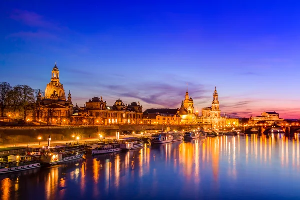 Ciudad vieja de Dresde skyline — Foto de Stock