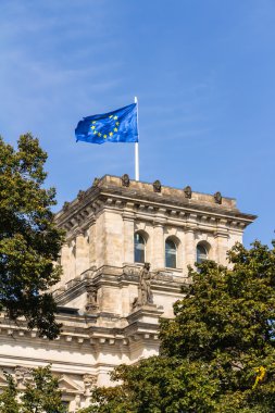 Bina Berlin Reichstag bayrakları 
